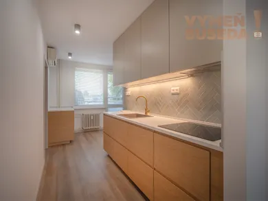 Na predaj 3-izbový byt, 90 m², Piešťany, Bratislavská