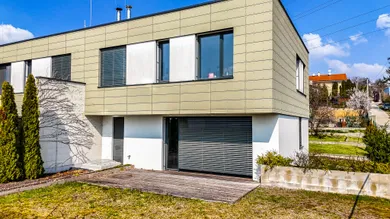 Domy na sprzedaż, 4-pokojowe, Bratislava-Karlova Ves · €799 000