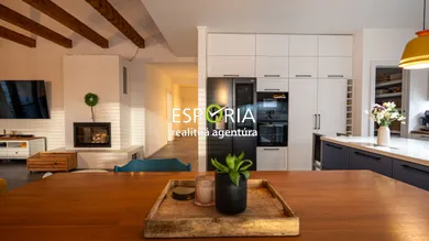 Eladó házak, 5-szobás, Prešov · €380 000