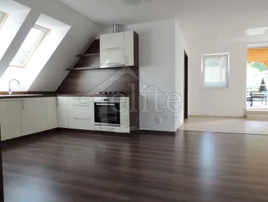 Byty na prenájom 3-izbový, Považská Bystrica · €650
