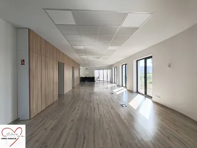 Na prenájom komerčné, 750 m², Trnava