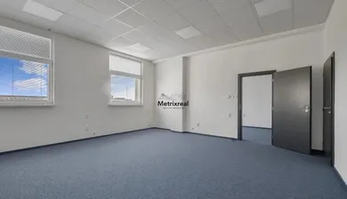 Na prenájom komerčné, 25 m², Bratislava-Nové Mesto, Vajnorská