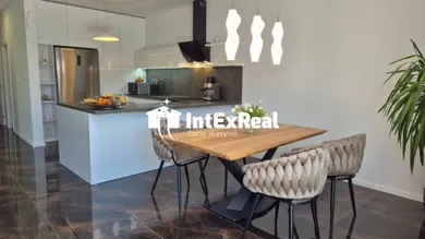 Eladó házak, 4-szobás, Galanta · €289 900