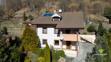 Na predaj 5-izbový dom, 300 m², Chvojnica
