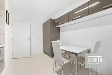 Na predaj 2-izbový byt, 66 m², Bratislava-Staré Mesto, Karadžičova