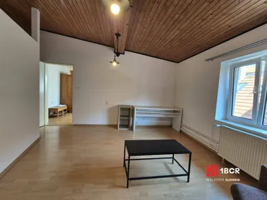 Na prenájom 2-izbový byt, 60 m², Bratislava-Staré Mesto, Vysoká