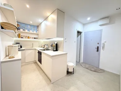 Na predaj 3-izbový byt, 63 m², Bratislava-Ružinov, Štefunkova