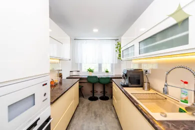 Na predaj 3-izbový byt, 66 m², Snina, Palárikova