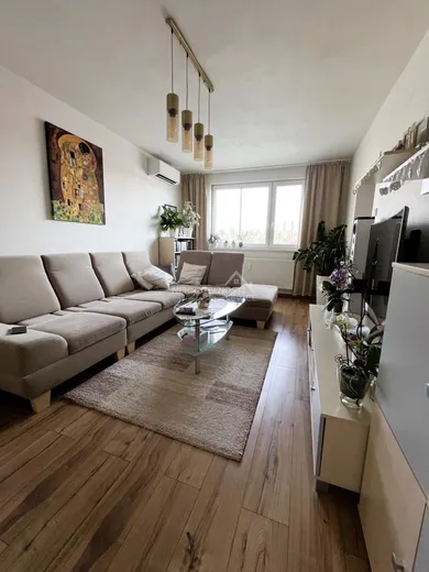 Na predaj 4-izbový byt, Levice, Ružová