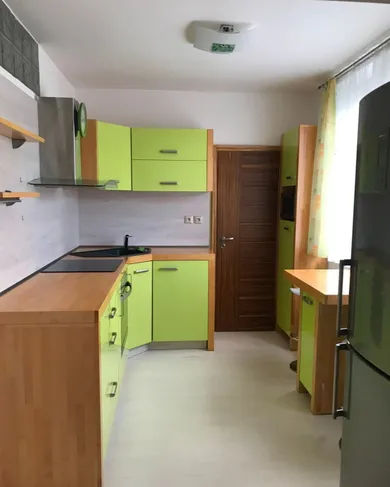 Mieszkania na wynajem, 2-pokojowe, Považská Bystrica · €550