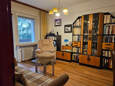 Na predaj 4-izbový byt, 89 m², Bratislava-Dúbravka, Chrobákova