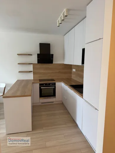 Na predaj 2-izbový byt, 66 m², Bratislava-Ružinov, Jarabinková