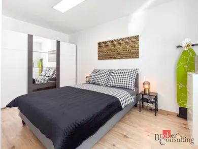 Na prenájom 2-izbový byt, 43 m², Bratislava-Devínska Nová Ves