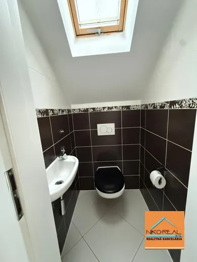 Na predaj 4-izbový dom, 122 m², Ivanka pri Dunaji, Za kostolom