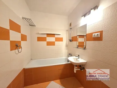 Na predaj 3-izbový byt, 61 m², Nové Zámky