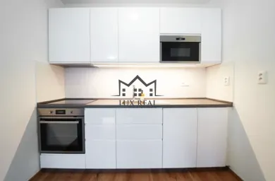 Na prenájom 1-izbový byt, 54 m², Bratislava-Petržalka, Budatínska