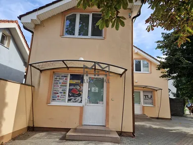 Na prenájom komerčné, 44 m², Senec, Moyzesova
