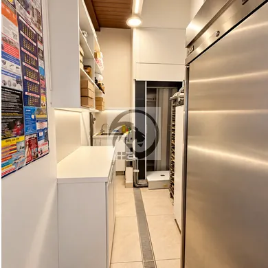 Na prenájom komerčné, 25 m², Levice, Nám. hrdinov