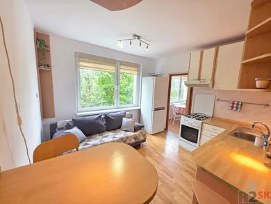 Kiadó lakások, 1-szobás, Žilina · €550