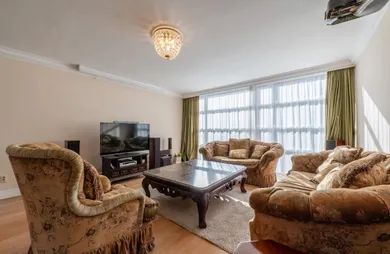 Eladó lakások, 4-szobás, Bratislava-Staré Mesto · €749 000