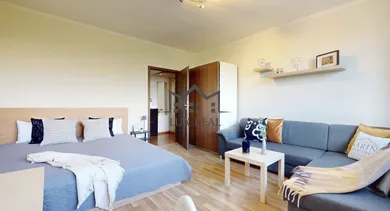 Na prenájom 3-izbový byt, 72 m², Bratislava-Petržalka, Mánesovo nám.