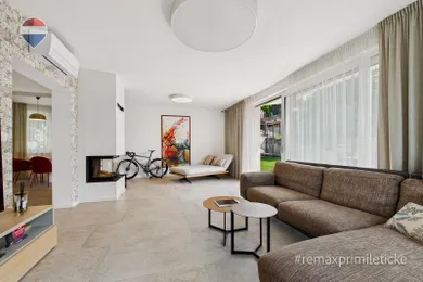 Na predaj dom, 174 m², Bratislava-Záhorská Bystrica, Strmý vŕšok