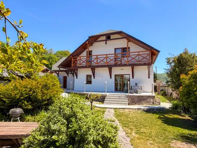 Domy na sprzedaż, 5-pokojowe, Žarnovica · €298 000