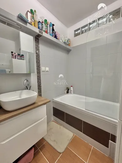 Na predaj 4-izbový byt, 81 m², Komárno, Gazdovská ul.
