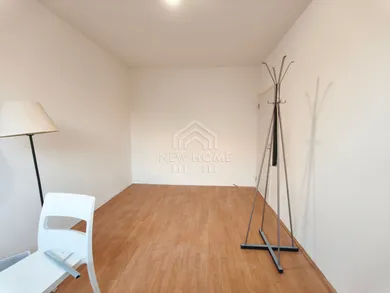 Na prenájom 3-izbový byt, 70 m², Bratislava-Ružinov, Palkovičova