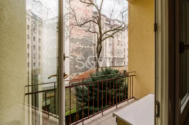 Na predaj komerčné, 146 m², Bratislava-Staré Mesto, Dobrovičova
