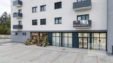 Lokale komercyjne na sprzedaż, Vrbové · €128 340