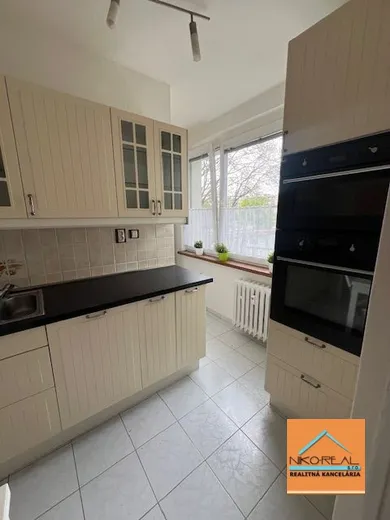 Na prenájom 2-izbový byt, 51 m², Bratislava-Ružinov, Exnárova