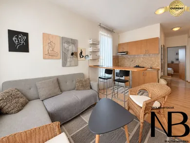 Na prenájom 2-izbový byt, 47 m², Trenčín, Vlárska