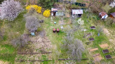 Na predaj pozemok, 351 m², Banská Bystrica