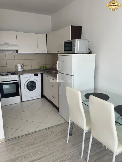 Mieszkania na wynajem, 1-pokojowe, Levice · €490