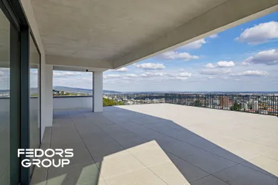 Na predaj 4-izbový byt, 135 m², Bratislava-Nové Mesto, Strážna