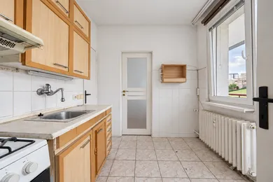 Na predaj 3-izbový byt, 63 m², Bratislava-Karlova Ves, Karloveská