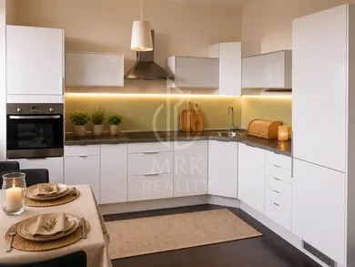 Na predaj 2-izbový byt, 41 m², Bratislava-Petržalka, Záporožská
