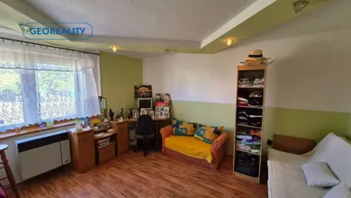 Na predaj dom, Malé Kozmálovce
