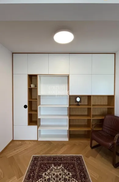 Na prenájom 1-izbový byt, 25 m², Bratislava-Staré Mesto, Dunajská