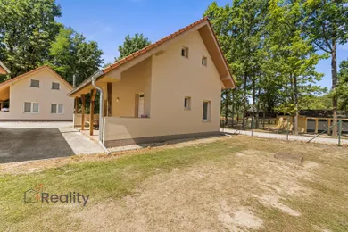 Na predaj rekreačný dom, 226 m², Tomášikovo