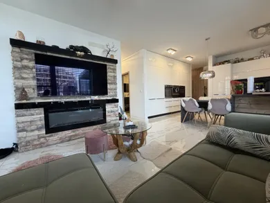 Квартиры на продажу, 3-комнатные, Bratislava-Petržalka · €449 900