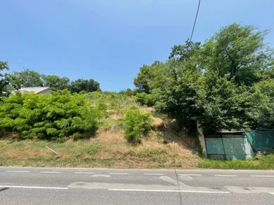 Na predaj pozemok, Bratislava-Devín, Devínska cesta