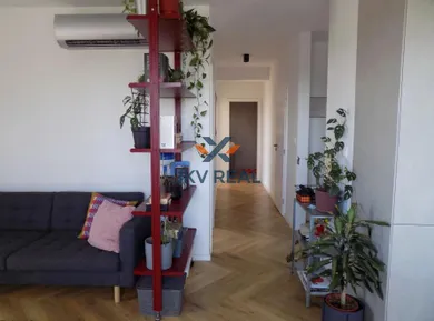 Na predaj 3-izbový byt, 76 m², Stupava, dlhá