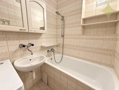 Na predaj 4-izbový byt, 113 m², Žiar nad Hronom, M. R. Štefánika