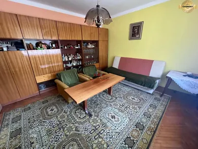 Na predaj 4-izbový dom, 200 m², Drahovce, Riadok