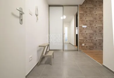 Na prenájom 1-izbový byt, 48 m², Bratislava-Ružinov, Plynárenská