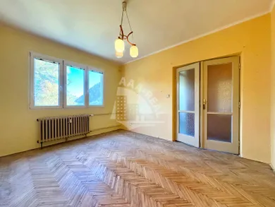 Na predaj 3-izbový byt, 74 m², Banská Bystrica, Švermova