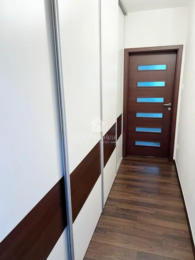Na prenájom 3-izbový byt, 70 m², Bratislava-Petržalka, Mlynarovičova