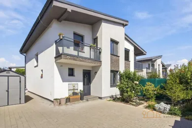 Domy na sprzedaż, 5-pokojowe, Cífer · €314 900